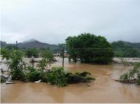 水災(zāi)無(wú)情，人間有愛(ài)